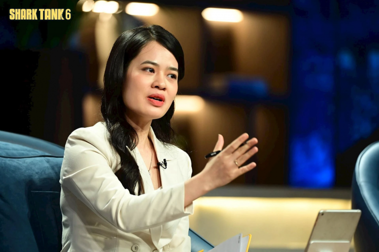 Cô khẳng định, những thông tin về tên tuổi, bằng cấp đều chính xác.