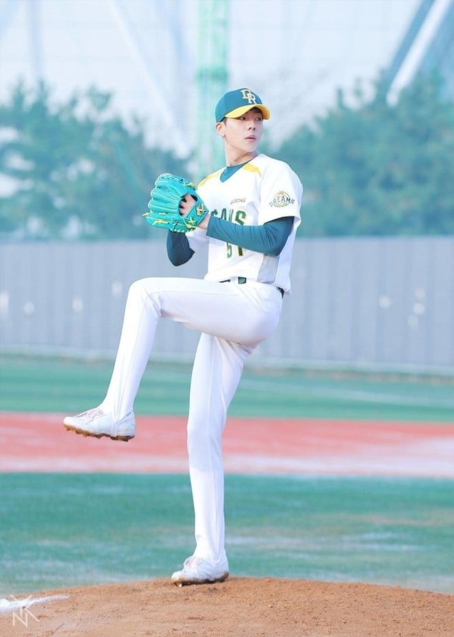 Mặc dù chỉ đóng vai phụ nhưng Chae Jong Hyeop vẫn để lại ấn tượng sâu sắc với khán giả trong Hot Stove League.