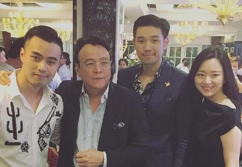 Đỗ Hoàng Việt (SN 1993) – là con trai thứ hai của ông Đỗ Anh Dũng, cựu chủ tịch tập đoàn bất động sản.
