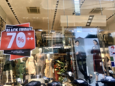 2 ngày nữa là Black Friday 2023, hàng loạt mặt hàng giảm giá tới 70%: 7 mẹo mua sắm để không bị "cháy túi"