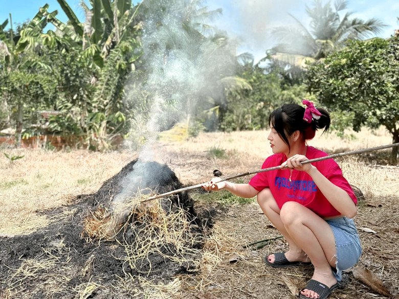 Phong cách thời trang như hai chị em sinh đôi của bộ đôi mỹ nhân Vbiz bị đồn cạch mặt - 6