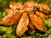 Sức khỏe - Nhiều người kết hợp thịt gà với loại gia vị cực phổ biến này mà không biết đó là "đại kỵ"