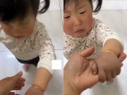 Làm mẹ - Con gái 2 tuổi khóc thét kêu cứu, người mẹ vội kiểm tra thì kinh hãi khi nhìn thấy thứ trên tay đứa trẻ