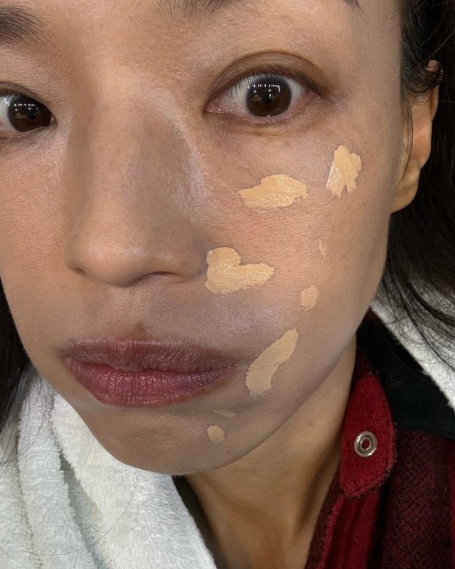Thư Kỳ để mặt mộc.
