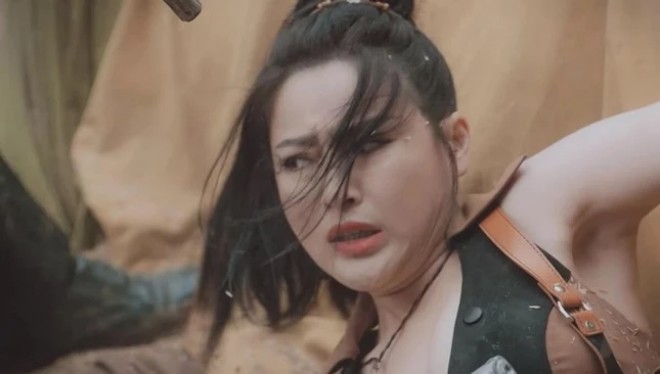 Cô bị chê xuống sắc hơn trước kia.