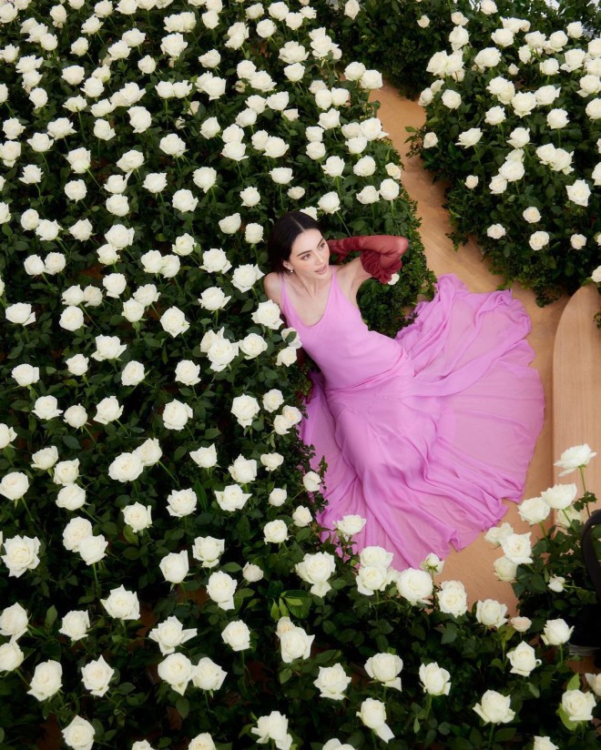 Mai hạnh phúc khi được bạn trai yêu chiều và quan tâm.