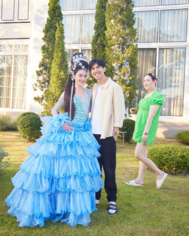 Mai bên bạn trai Ter.