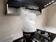 Nhà đẹp - Tại sao nhà bếp vẫn đầy khói dầu ngay cả khi đã bật máy hút mùi?