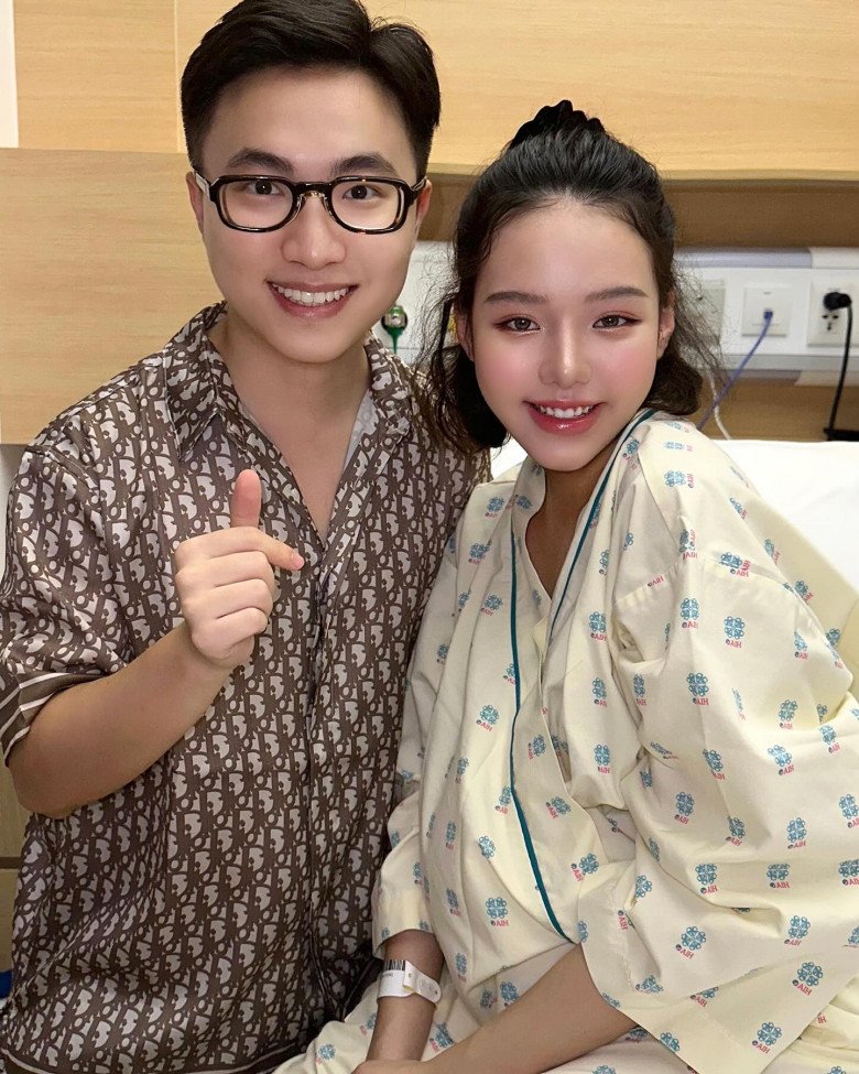 Bà bầu đi đẻ thời đại 4.0 xinh xuất sắc chẳng kém khoảnh khắc chụp hình kỉ niệm bầu trong studio.