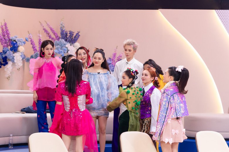 Giọng ca Lười yêu gửi lời xin lỗi đến các thành viên nhóm Đi Đua Đưa Đi và hy vọng 4 thành viên còn lại sẽ cống hiến một tiết mục thật đặc sắc cho khán giả. Trang Pháp cảm thấy buồn khi Bảo Anh phải dừng cuộc chơi và không thể cùng cô trình diễn với Quỳnh Nga, Huyền Baby, Giang Hồng Ngọc.