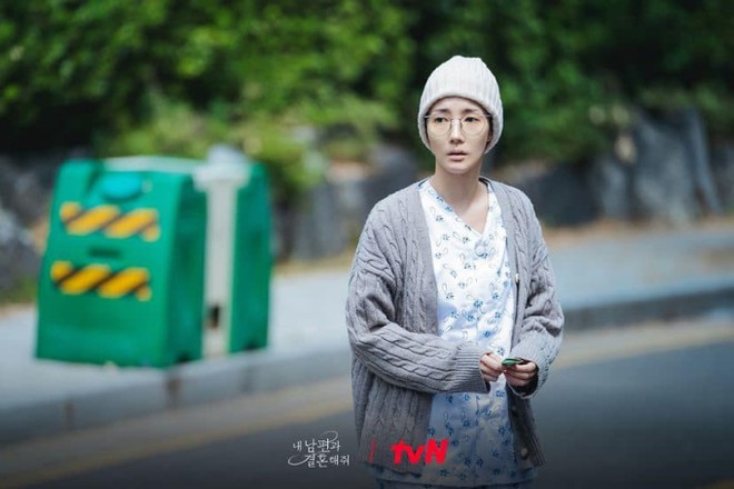 Cô nàng đã giảm sâu xuống còn chỉ 37kg để đóng cho vai diễn chuyển thể từ webtoon.