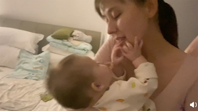 Cô không tiết lộ về bố đứa trẻ.