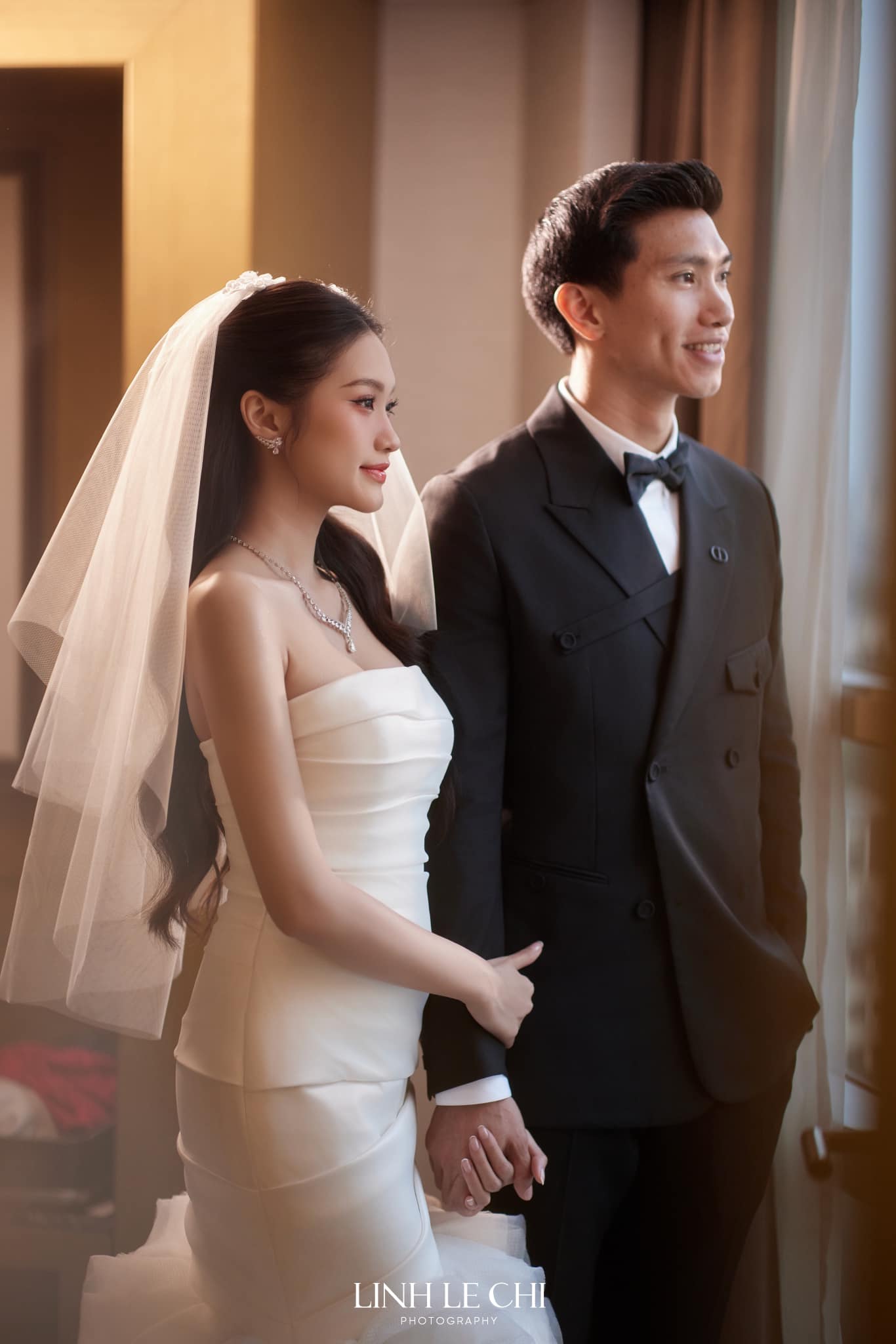 Đoàn Văn Hậu và Doãn Hải My trước giờ làm lễ.