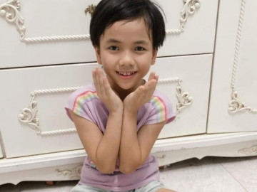 Cô bé từng không mảnh vải che thân giữa trời rét sắp về Thanh Hóa, mẹ nuôi tâm sự: Chúng ta chỉ nên dừng lại ở đây