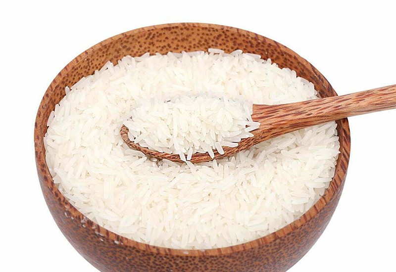 Lưu ý, thùng chứa gạo cần đảm bảo khô ráo, sạch sẽ và kín, không bị ướt nếu không nó sẽ làm ẩm, ướt gạo sinh ra nấm mốc nhanh chóng. Để thùng chứa gạo ở nơi tối không có ánh mặt trời.
