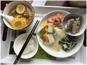 Những bữa cơm ở cữ vừa ngon vừa bổ dưỡng của mẹ chồng nấu cho con dâu