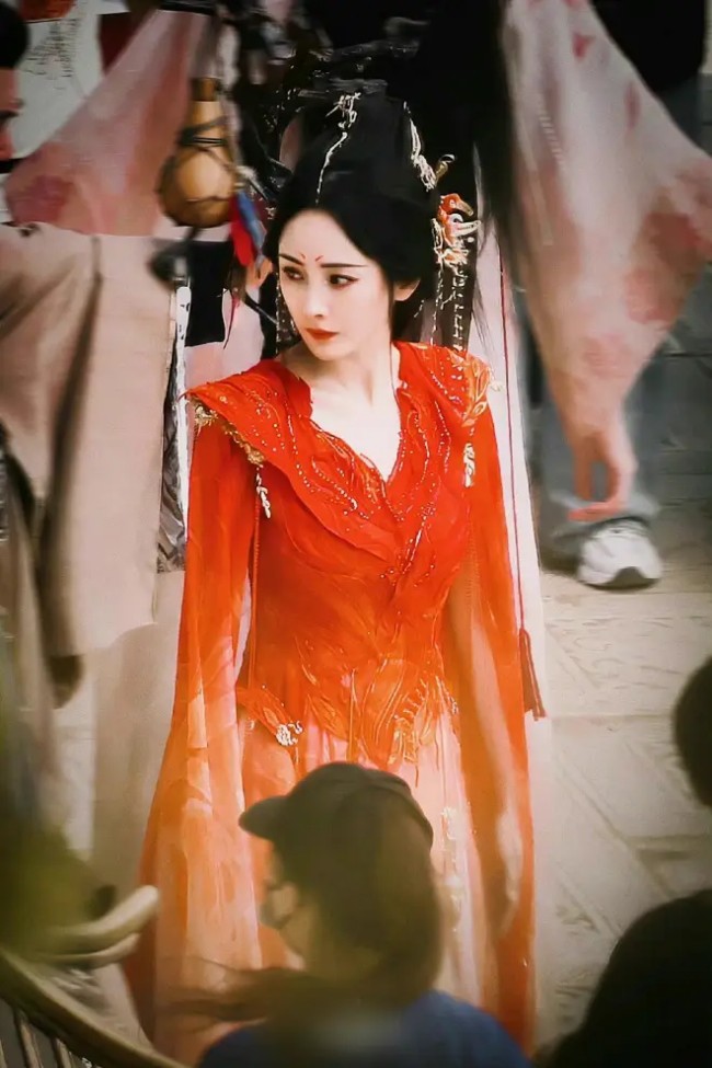 Thế gian vật đổi sao dời, duy chỉ có Dương Mịch vẫn nổi amp;#34;trường kỳamp;#34;, hễ ra phim là amp;#34;phấtamp;#34; - 14