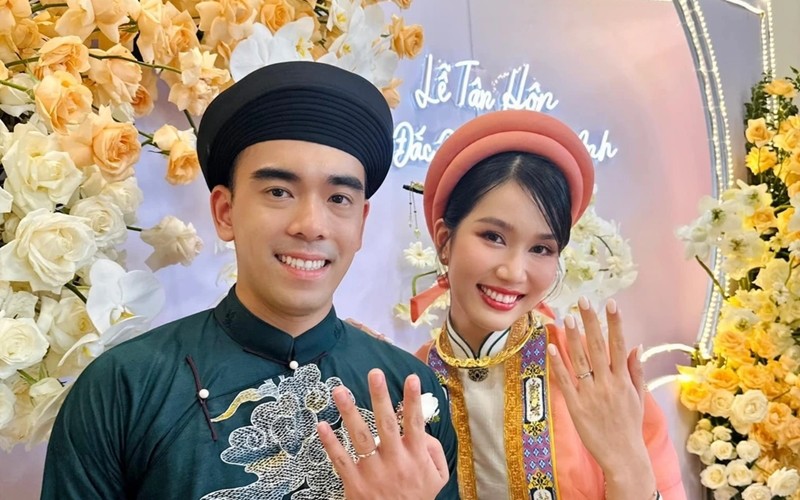 Phạm Ngọc Phương Anh là Á hậu 1 Hoa hậu Việt Nam 2020, cô còn là BTV Thời sự của VTV9. Người đẹp kết hôn với chồng Tiến sĩ là Hồ Đắc Đức vào tháng 9/2023. Cặp đôi đang sống trong một căn hộ mới xinh xắn tại TP.HCM.
