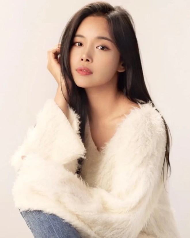 Jo Jung Min tiết lộ chuyện một mình phẫu thuật ung thư tuyến giáp.