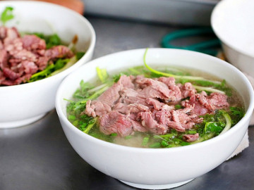 Người đàn ông ở Hà Nội bị sốc phản vệ sau khi ăn phở sáng