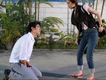 Hạnh phúc khi được bạn trai cầu hôn, vài giây sau người phụ nữ liền chia tay vì một tin nhắn