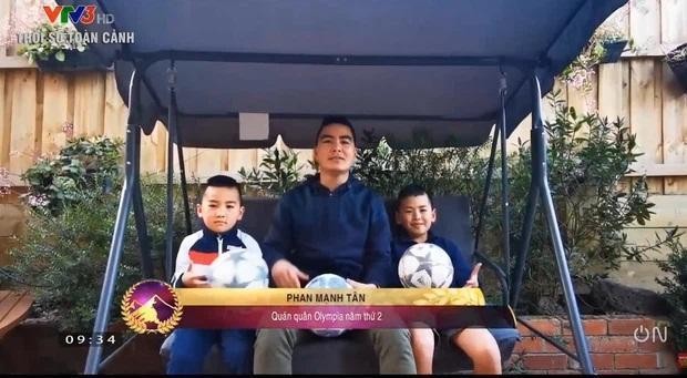 Phan Mạnh Tân cho biết luôn dạy 2 con học tiếng Việt bằng cách đưa các bé đi chơi với gia đình người Việt. Ảnh: Tiền Phong.