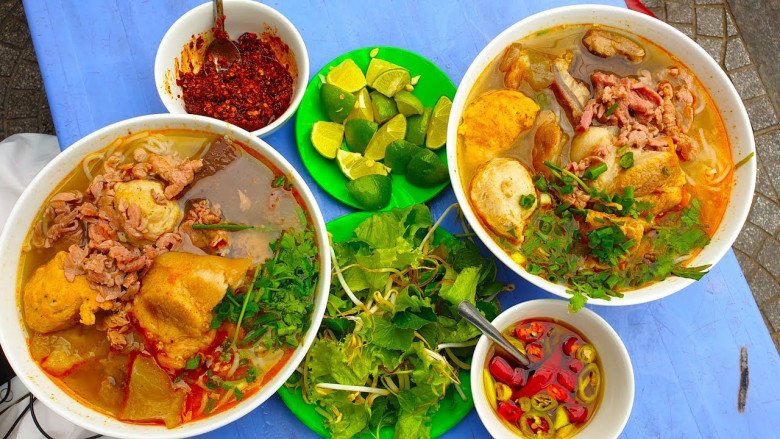 5 quán bún bò Huế nổi tiếng và lâu đời bậc nhất Cố đô, khách nườm nượp không có chỗ ngồi - 1