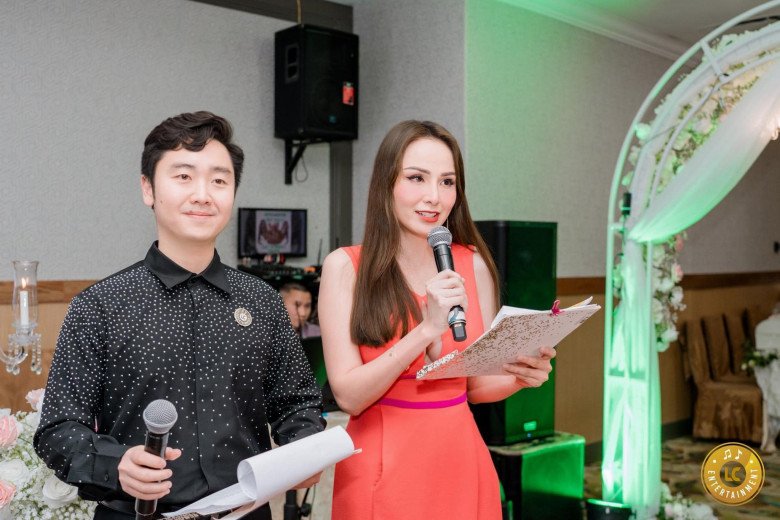 Hoa hậu Diễm Hương làm MC đám cưới tại Canada.