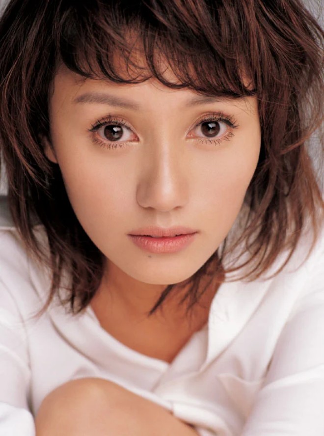 Viên Tuyền là nữ nghệ sĩ đa tài của showbiz Hoa ngữ.