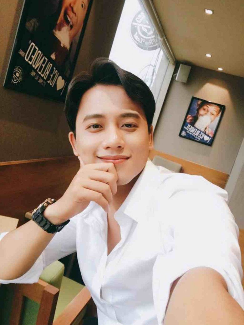 Mai Tài Phến là cái tên được chú ý sau những dự án như Em gái mưa, Đừng hỏi em hay mới đây là vai Võ Tòng trong Đất rừng Phương Nam. Anh cũng được quan tâm với tin đồn yêu Mỹ Tâm. Vốn kín tiếng nên việc Mai Tài Phến tham gia show thực tế lần này hứa hẹn nhiều bất ngờ.