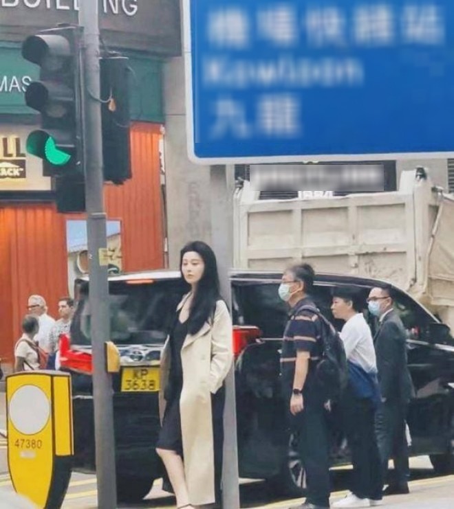 Thần thái của Phạm Băng Băng dù là nhìn từ phía xa vẫn gây chú ý.