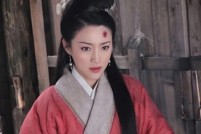 Mỹ nhân amp;#34;rác phẩmamp;#34; 2023: Phan Kim Liên phát phì có bằng bà già đóng vai gái trẻ 18? - 6