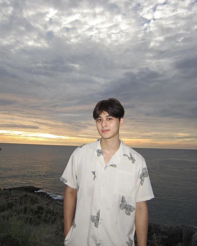 Yoqimli yapon ayol paypoq porno