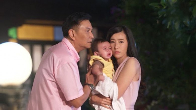 Cứ có linh cảm cậu bé mới chuyển đến lớp con mới là con đẻ mình nên tôi đã tìm đến tận nhà cháu. (Ảnh minh họa)