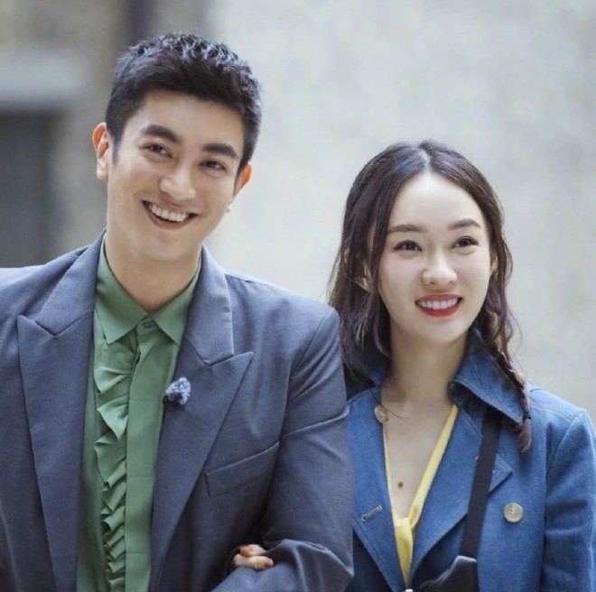 Hoắc Tư Yến kết hôn với Đỗ Giang và chọn rút lui khỏi giới giải trí.