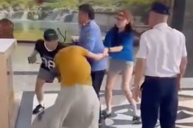 Tin tức 24h: Người phụ nữ hành hung người khác ở chung cư tại TP HCM là hoa khôi - 4