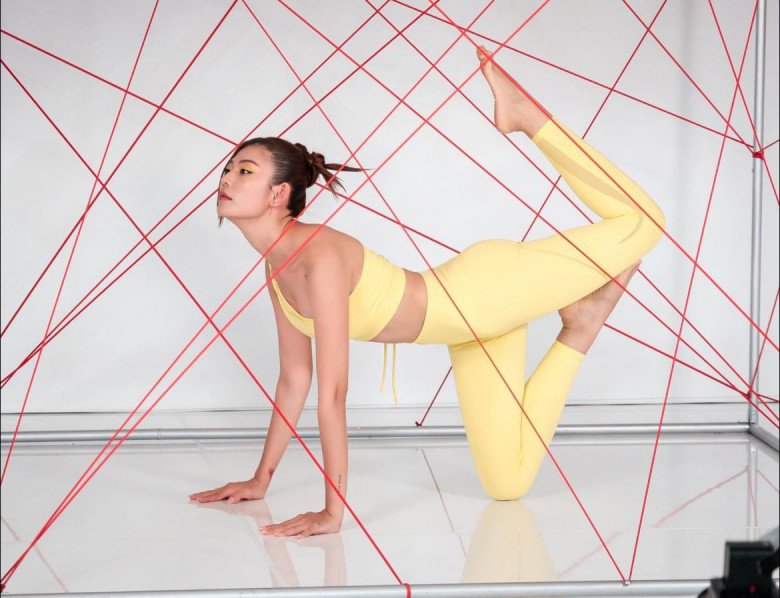 Vén áo khoe bụng chằng chịt sẹo, người đẹp xứ Cảng nhận phản ứng ngược đời - 5