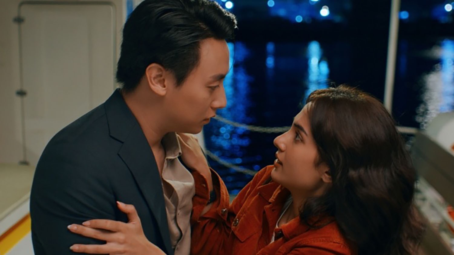 Giao lộ 8675 bị khán giả phớt lờ khi ra rạp dù có 2 ngôi sao Isaac và Rocker Nguyễn.