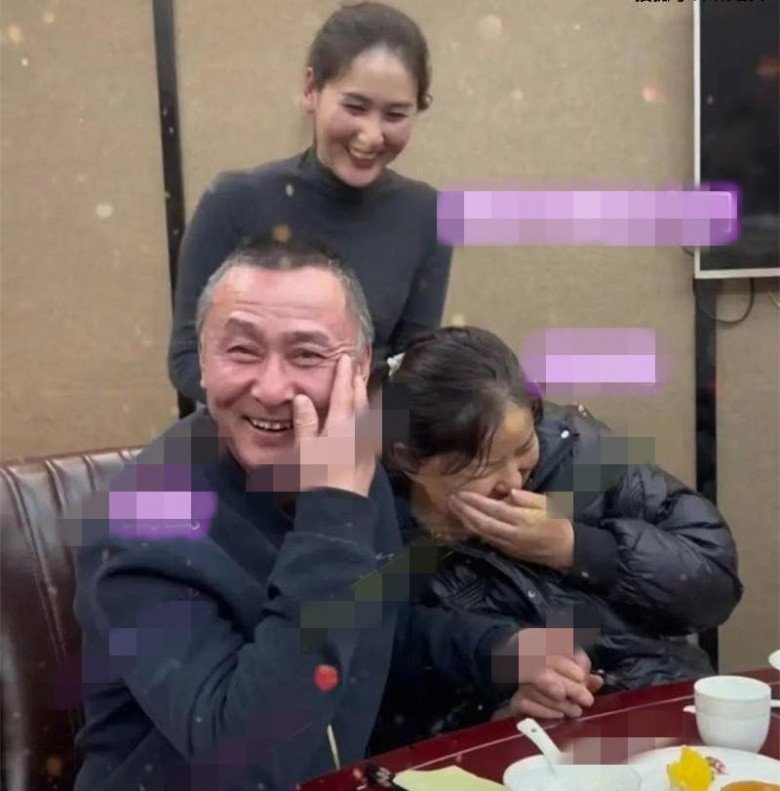 Con dâu mai mối cho bố chồng, biết danh tính CĐM thốt lên amp;#34;Phù sa không chảy ruộng ngoàiamp;#34; - 2