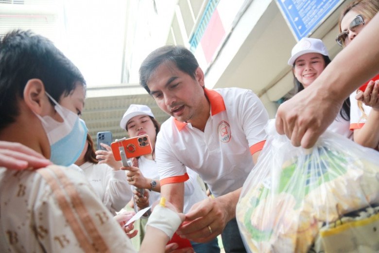 Thời gian qua, anh có nhiều hoạt động thiện nguyện, qua đó hỗ trợ, giúp đỡ nhiều hoàn cảnh khó khăn trong cuộc sống.