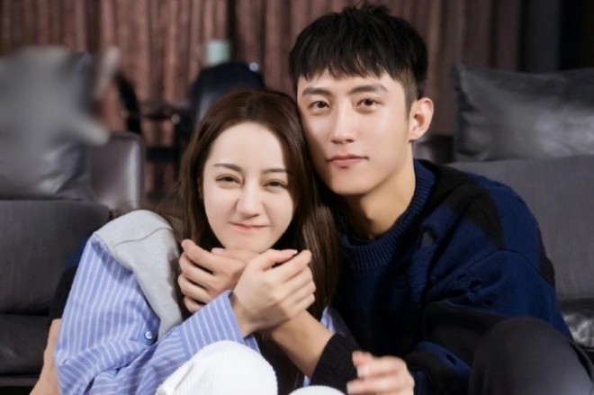 Địch Lệ Nhiệt Ba và Hoàng Cảnh Du dính tin đồn hẹn hò nhiều năm.