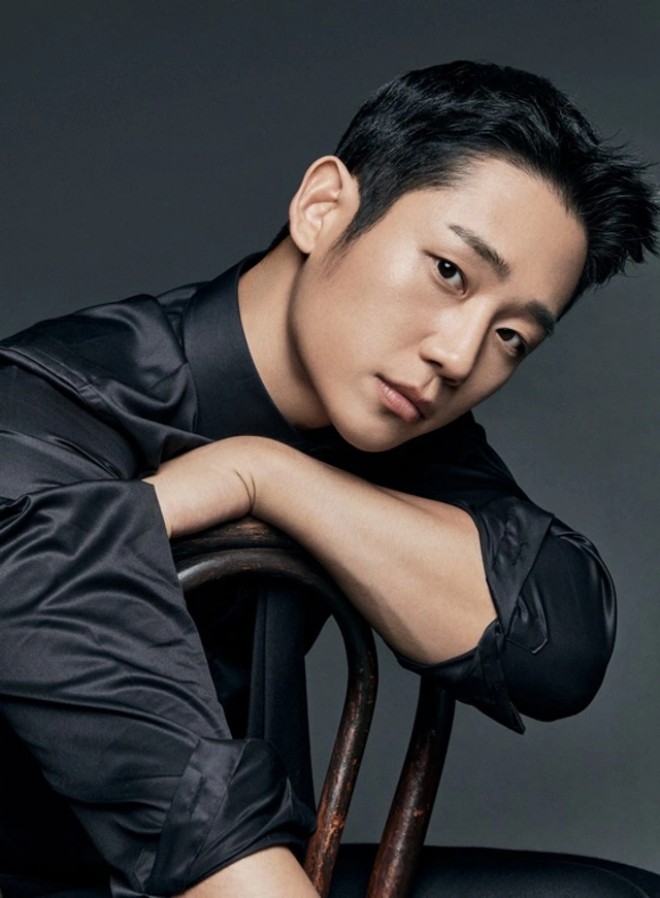 Jung Hae In bị tố cáo có mặt tại hộp đêm lúc vắng khách, đêm muộn và liên hệ với Madam K.