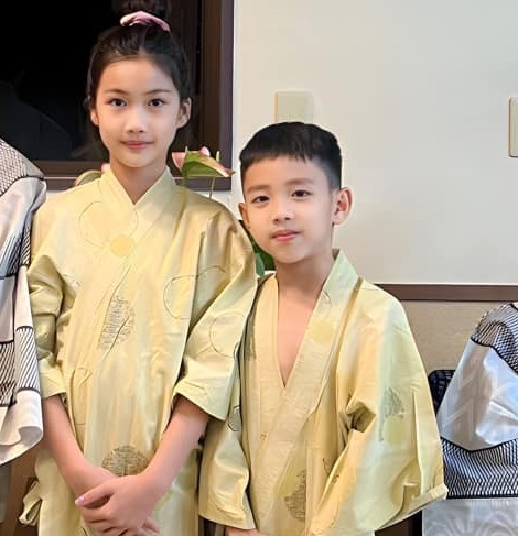 Rời showbiz ở ẩn, Ốc Thanh Vân đưa 3 con đi du lịch Nhật Bản, nhan sắc con gái thiếu nữ gây chú ý: Đẹp dịu dàng! - 3