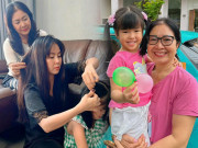 Làm đẹp - Mẹ ruột Lê Phương lần đầu làm diễn viên bùng nổ nhan sắc, vẻ quý phái tuổi U60 "đánh bật" con gái