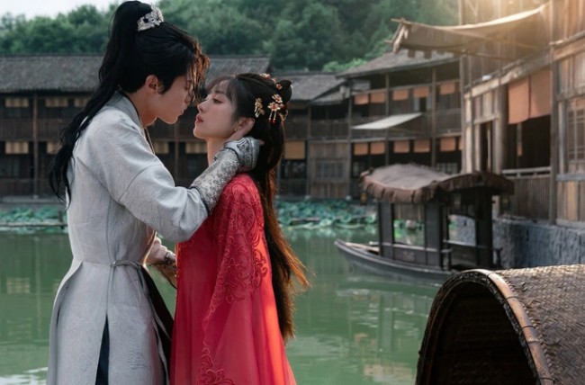 Top nàng thơ amp;#34;mặt học sinh, thân hình phụ huynhamp;#34;: Người sở hữu 5 công ty, kẻ là amp;#34;búp bê cơ bắpamp;#34; - 4