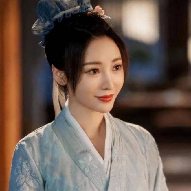 Liễu Nham của hiện tại chỉ đóng vai phụ và chủ yếu là vai người đã ở tuổi trung niên.