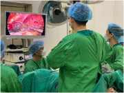 Bà bầu - Ca trực tối sóng gió của bác sĩ phụ sản: Mổ gấp 2 mẹ bầu chửa ngoài tử cung, vừa nhập viện phải báo động đỏ