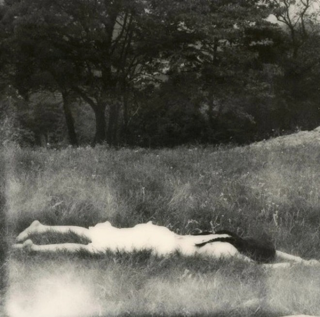 Âu Dương Na Na khoe ảnh bán nude.