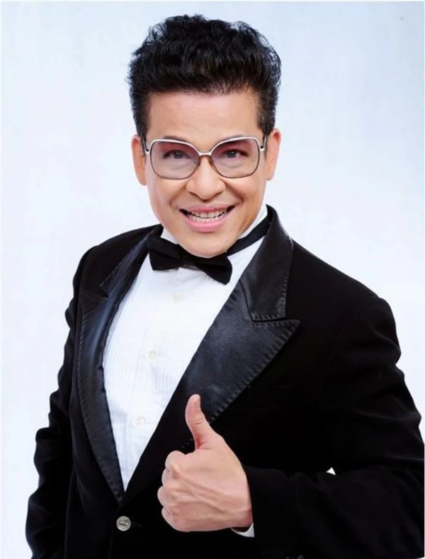 Trước khi tân trang nhan sắc, MC Thanh Bạch luôn được khen ngợi về thần thái, năng lượng mỗi khi dẫn chương trình hay xuất hiện tại các sự kiện.