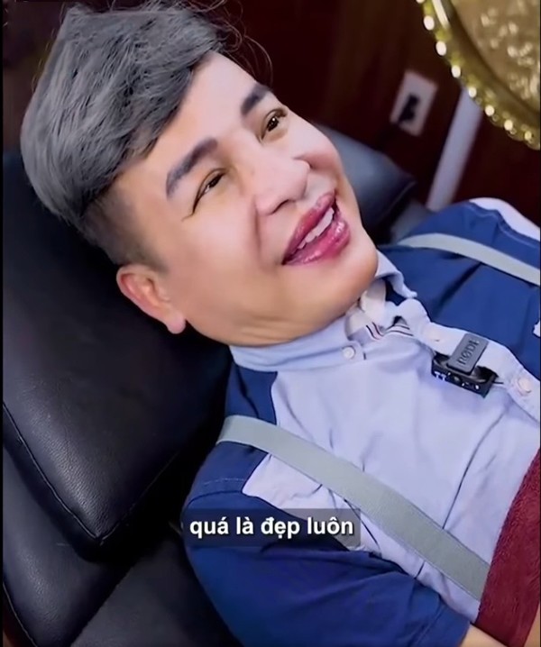 Anh hài lòng với kết quả sau khi thực hiện, rất là đẹp và trẻ trung hơn.